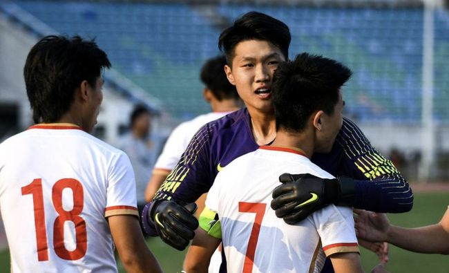 LPL夏季赛W1D6：Tangyuan被按替补席，新人Xzz挑战Knight