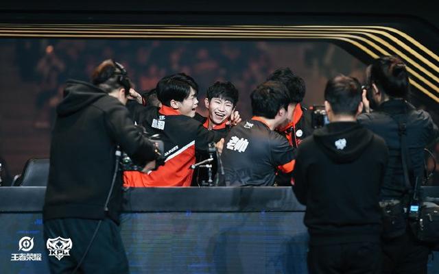 LCK CUP 开幕赛：越南AD逆转局势！ DRX 从1-2落后反弹，为 OKSavingsBank BRION 赢得首场胜利！