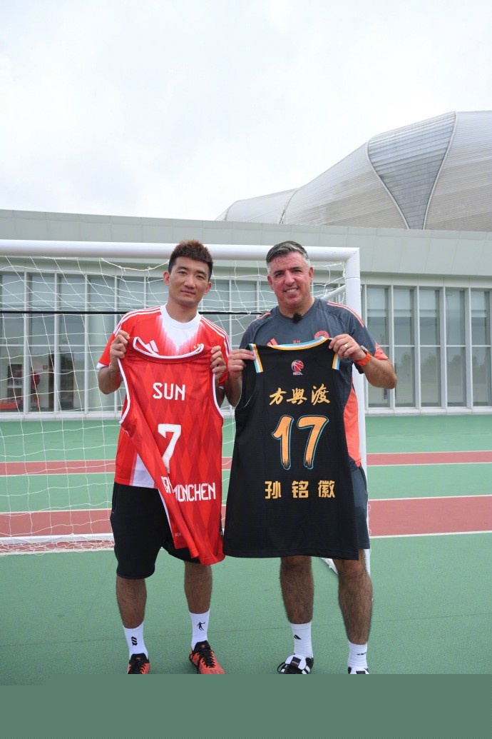 iG官方：下路xiaoyueji&打野Tianzhen正式加入战队